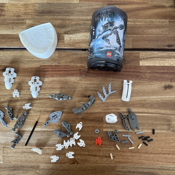 Vintage 2003 Lego Bionicle #8588 RAHKSHI KURAHK (45 pieces) Open Box READ - Picture 9 of 10